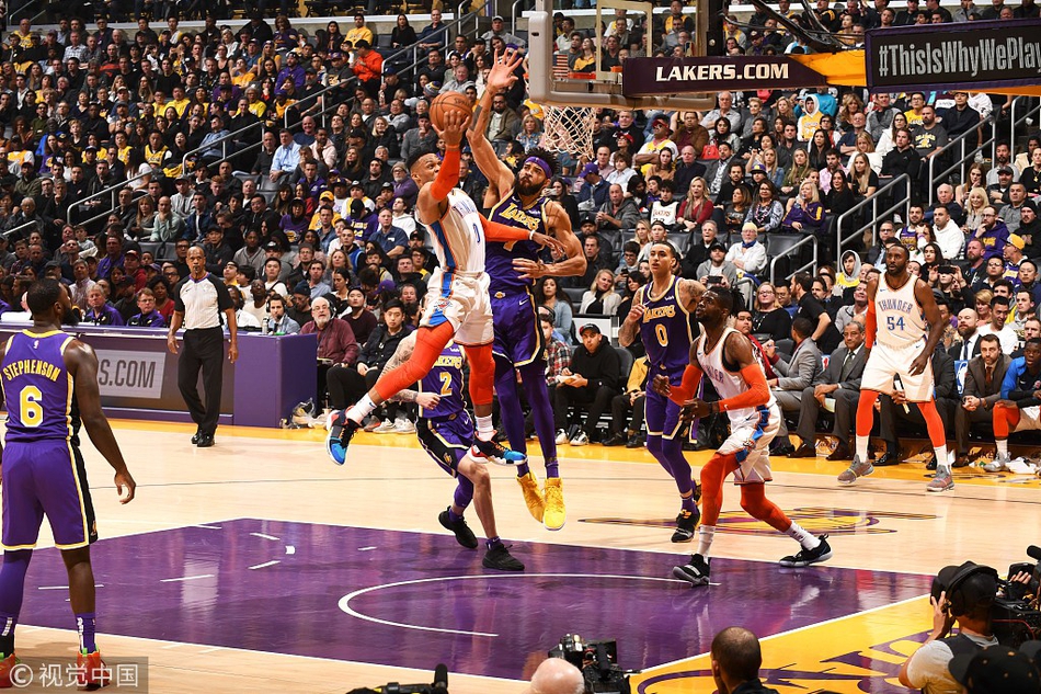 出丝毫慌乱 出丝毫慌乱