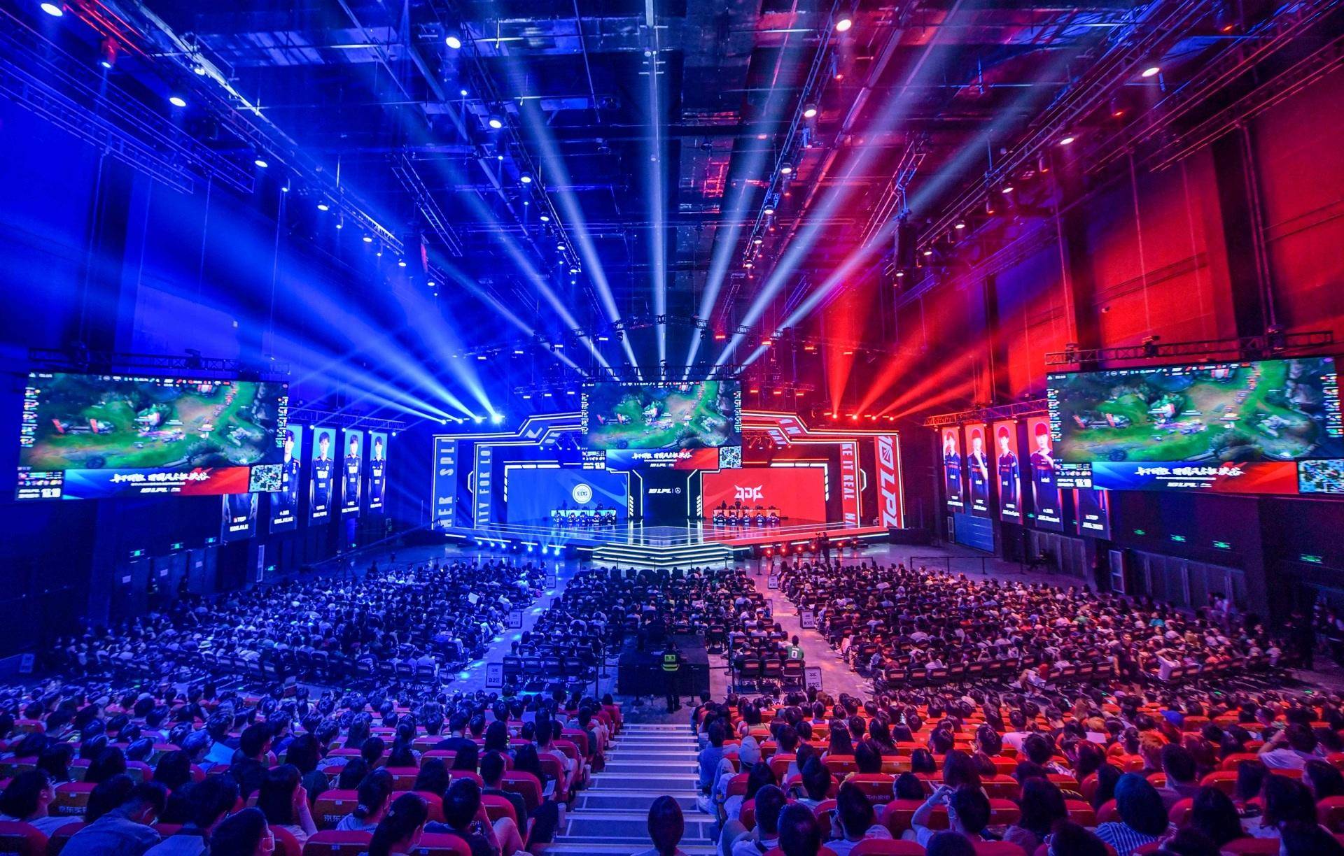 总是处于聚 总是处于聚