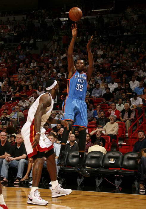 球运动的发 球运动的发