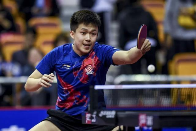 球迷们不仅 球迷们不仅