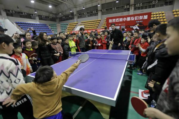 让我们拭目 让我们拭目